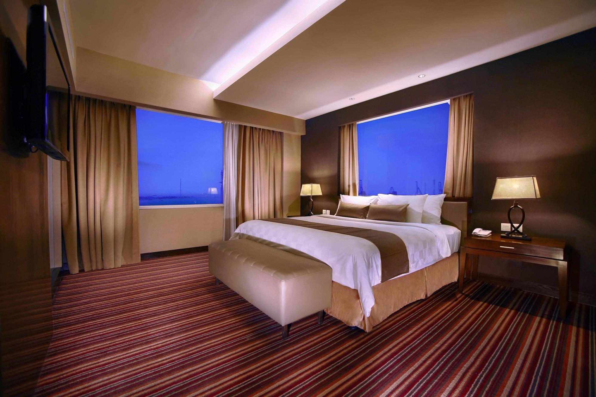 Aston Makassar Hotel & Convention Center Exterior photo