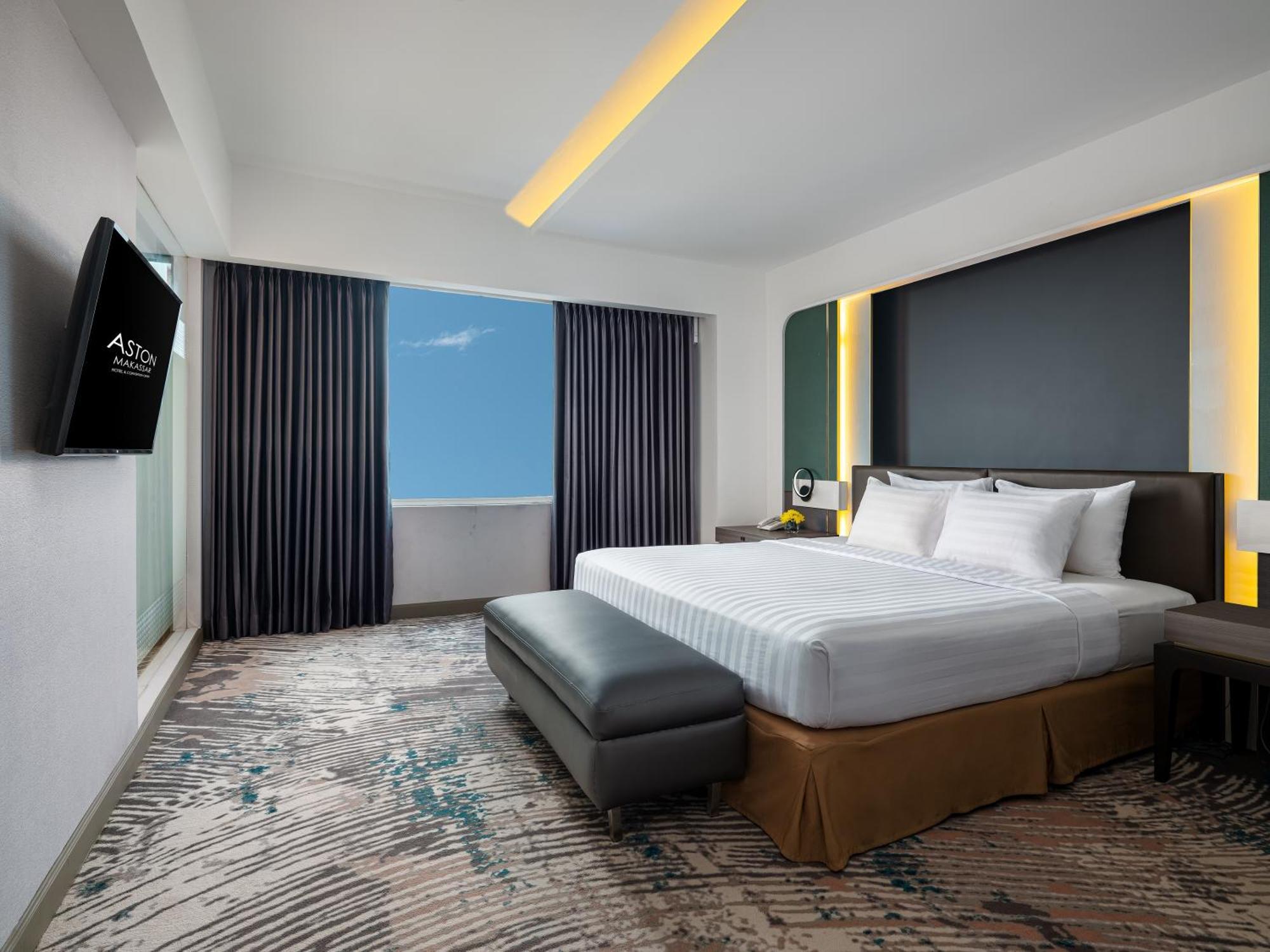 Aston Makassar Hotel & Convention Center Exterior photo