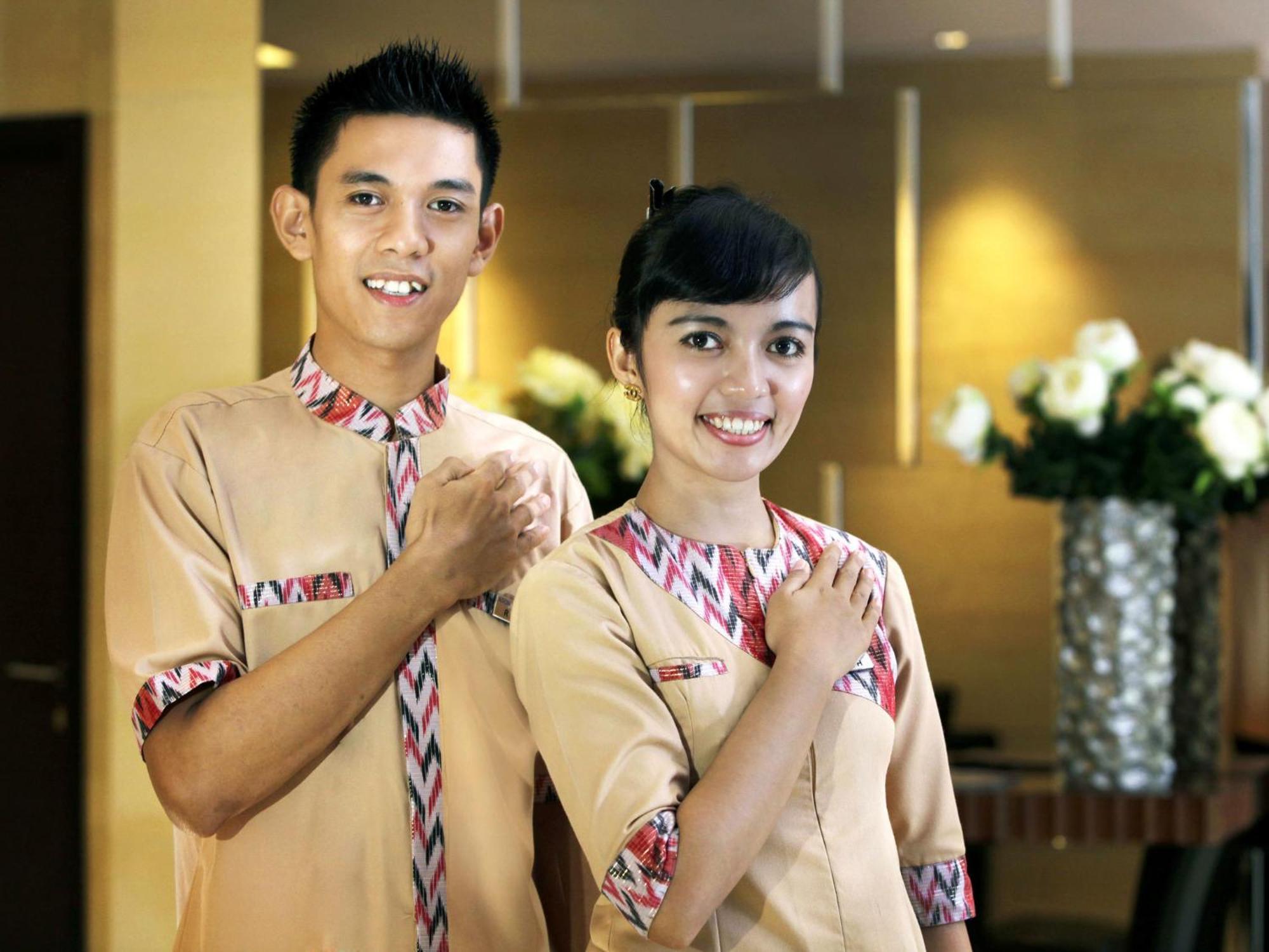 Aston Makassar Hotel & Convention Center Exterior photo