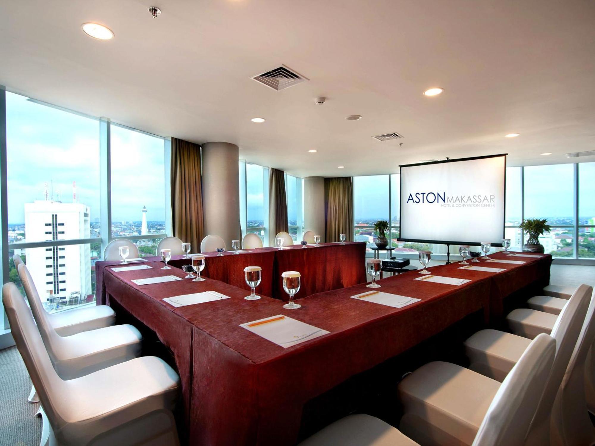 Aston Makassar Hotel & Convention Center Exterior photo