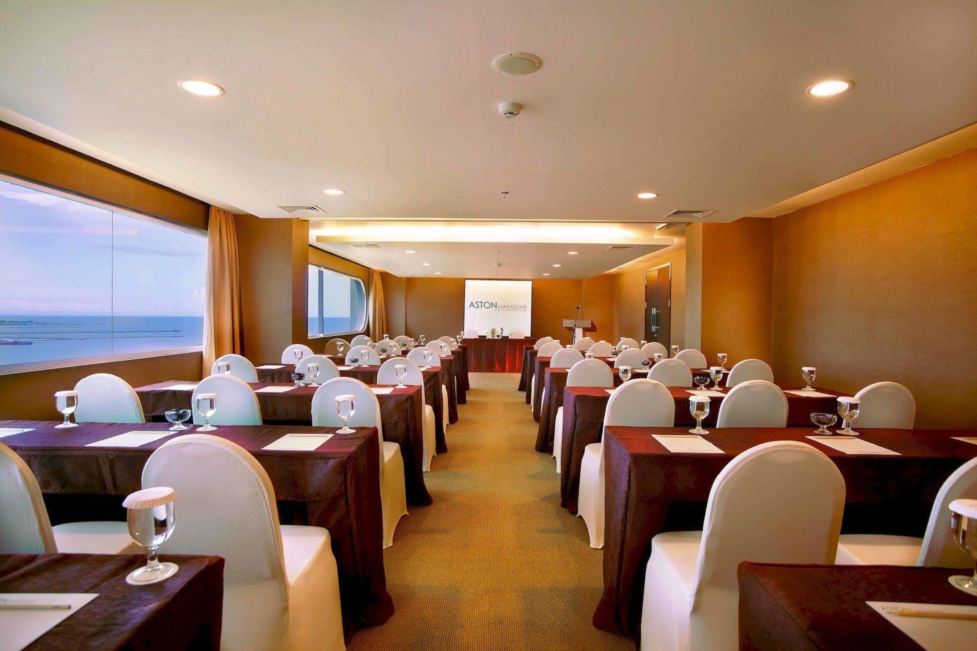 Aston Makassar Hotel & Convention Center Exterior photo