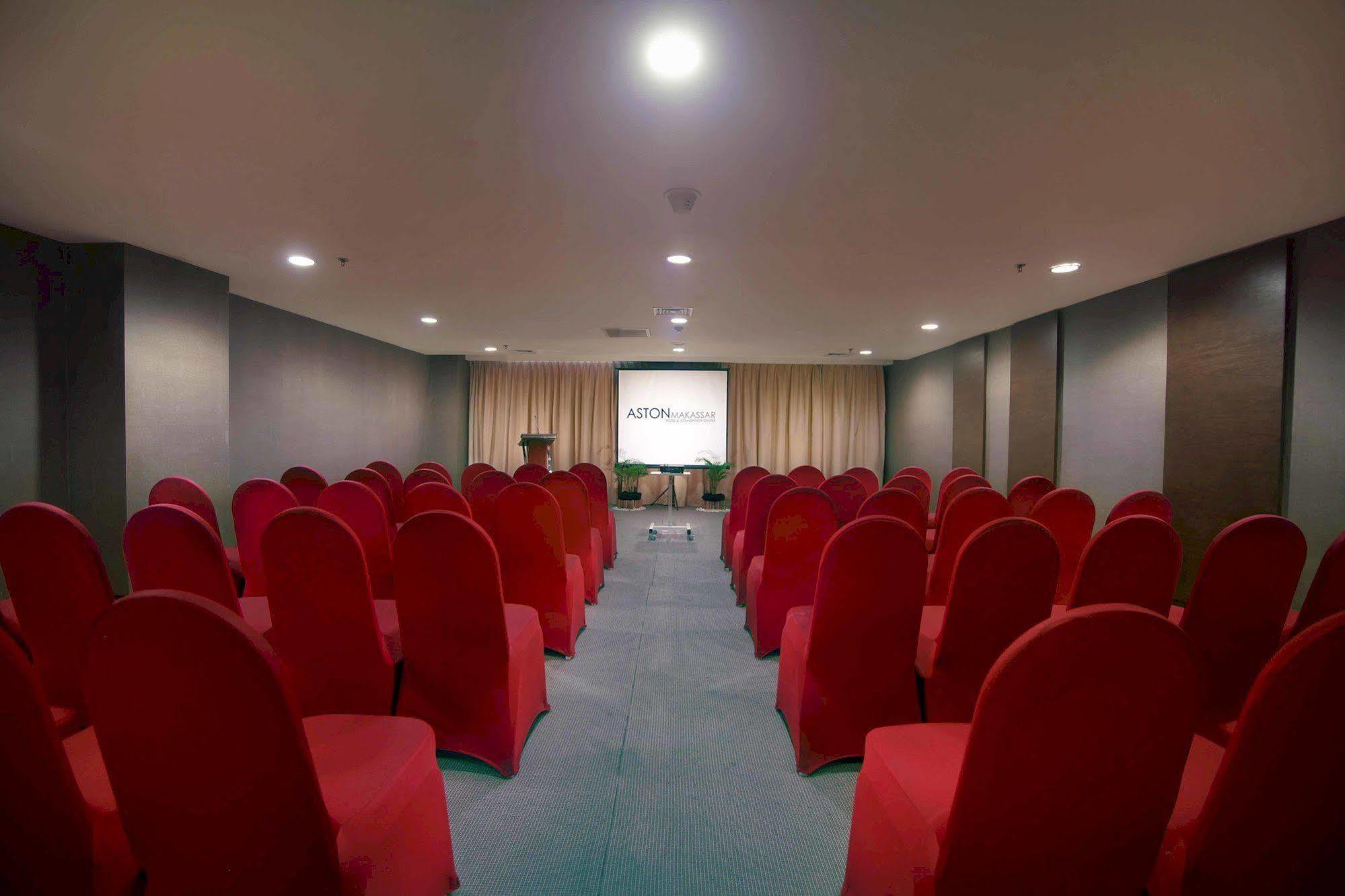 Aston Makassar Hotel & Convention Center Exterior photo